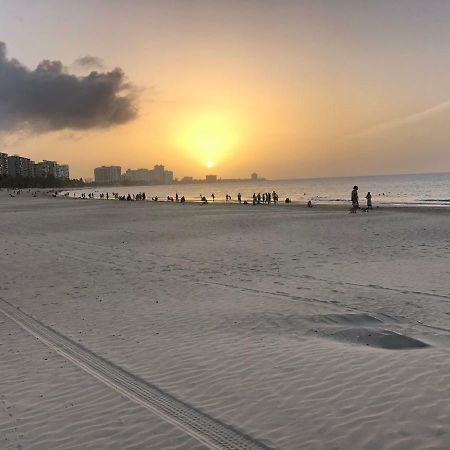 Beach Front Beach View 1 Bedroom 2Bathroom Coral Beach Apt San Juan Bagian luar foto