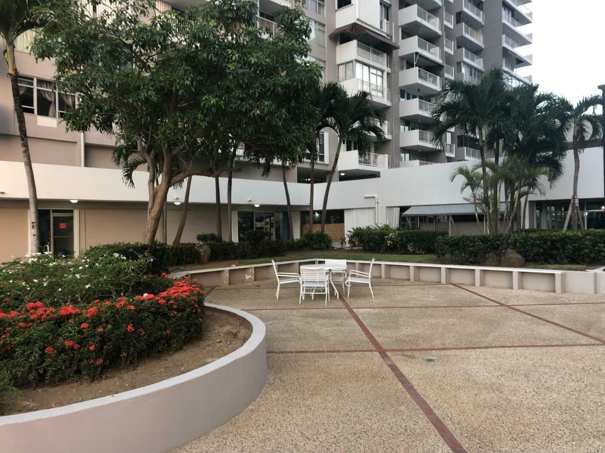 Beach Front Beach View 1 Bedroom 2Bathroom Coral Beach Apt San Juan Bagian luar foto